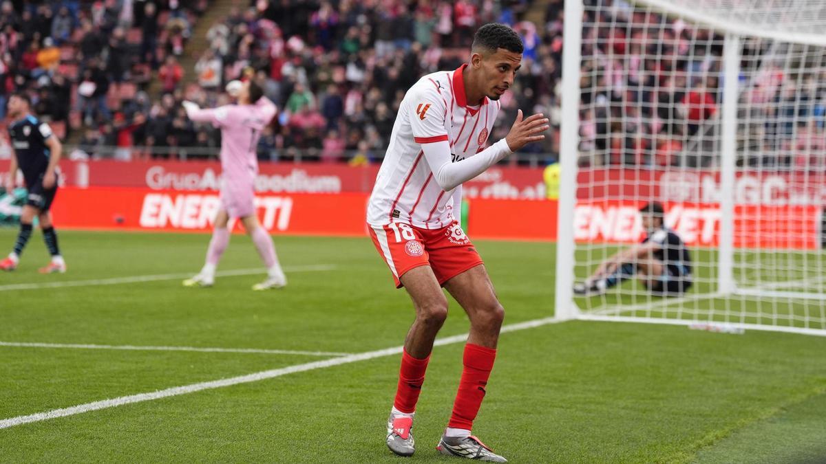 Un Girona extraordinario resiste y golea al frustrado Athletic de Valverde