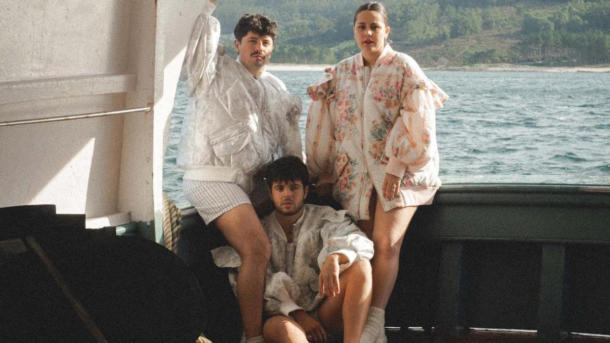 Antía Vázquez, integrante de Alana: «Nas recollidas, fixámonos no que acontece detrás da música, porque ás veces están contando moitas cousas a nivel lingüístico, cultural e persoal das propias informantes»