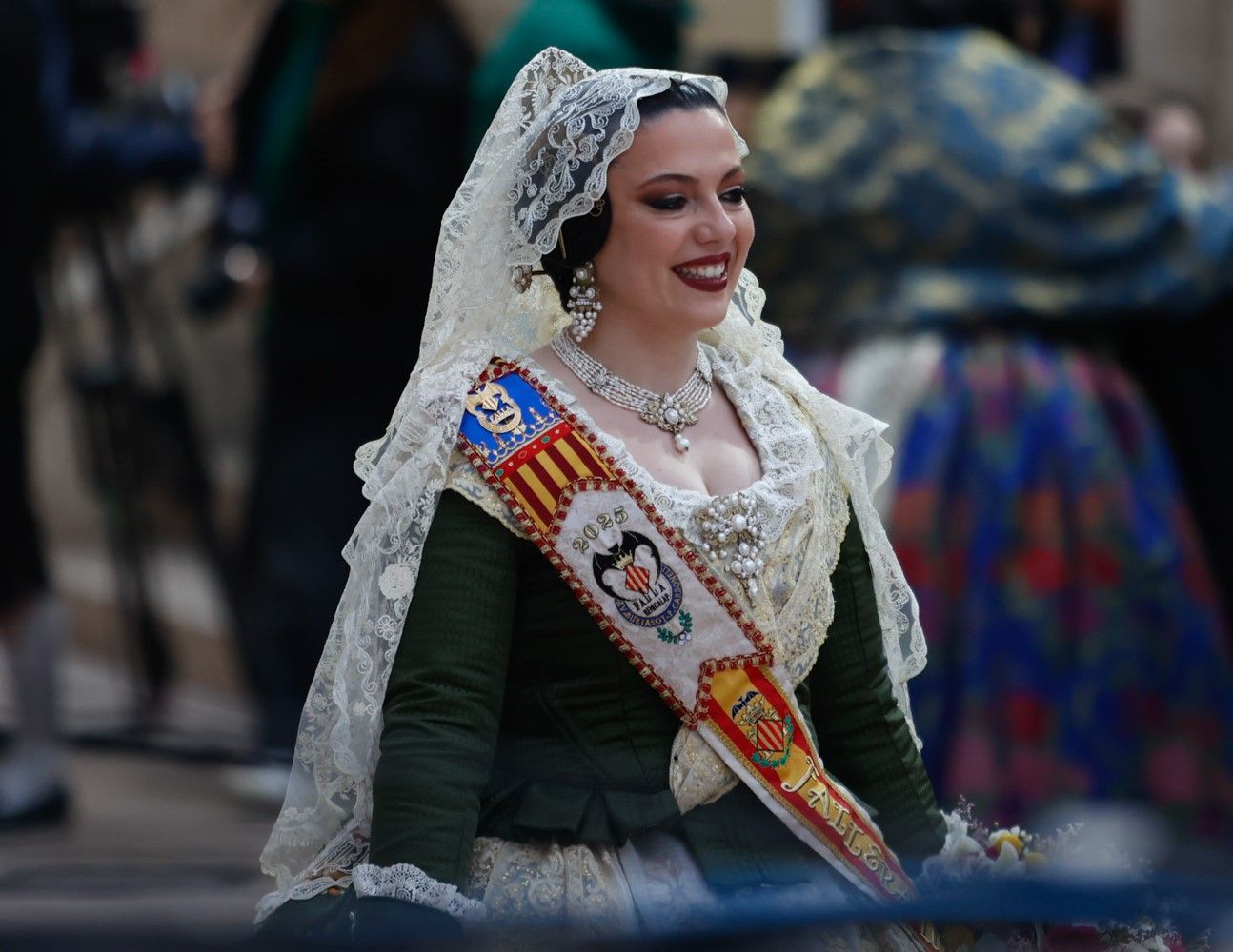 Falleras Mayores en la Ofrenda 2025. Día 17 (1/4)