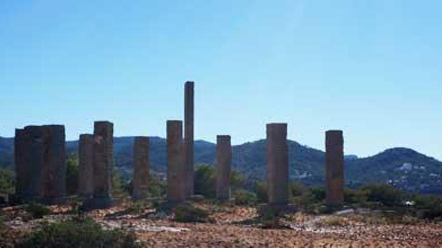 Escultura en Cala Llentia.