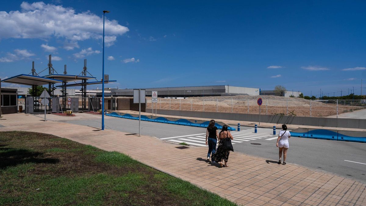 La empresa distribuidora Lidl construirá una nave logística en estos terrenos de la ZAL Port, en El Prat de Llobregat, ocupados en su día por Total Energies.