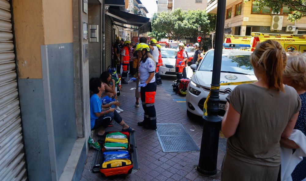 Siete heridos al derrumbarse el techo de un supermercado en la calle Bonaire