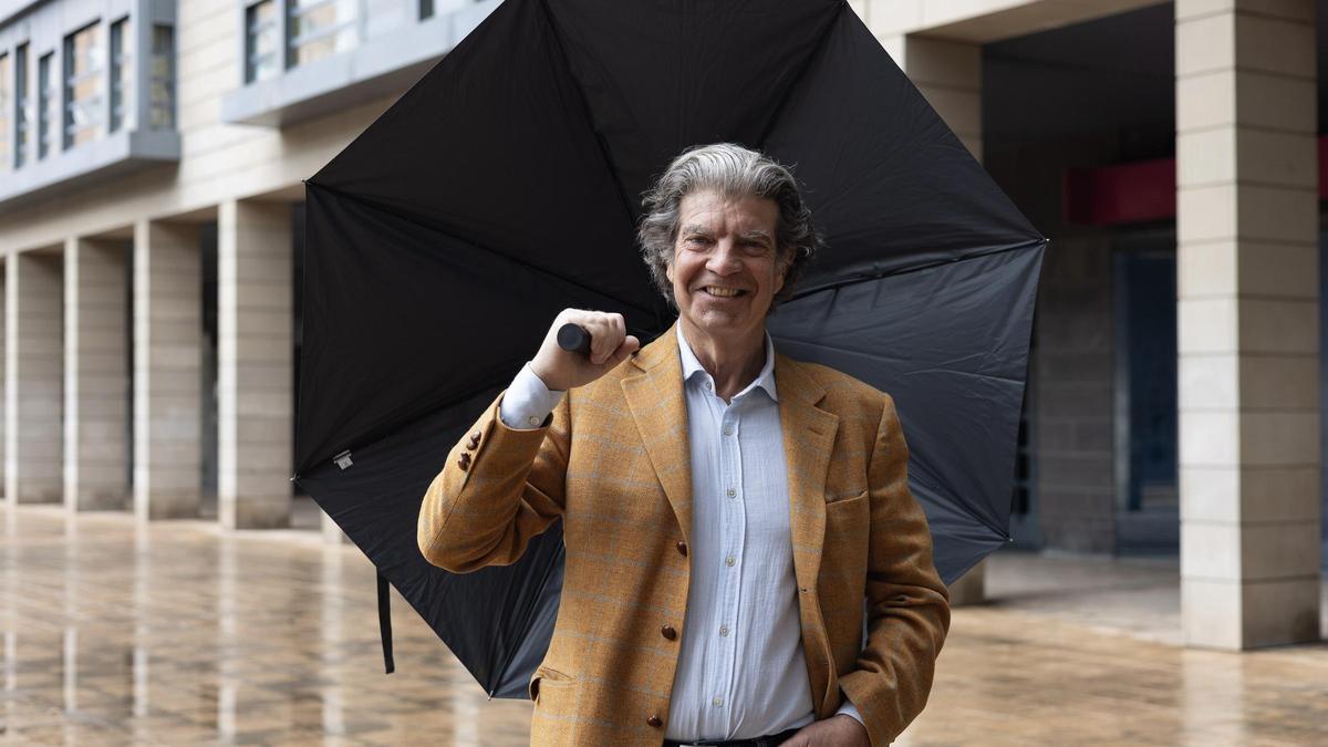 Juan Bolea acaba de publicar su nueva novela, 'Casa de indianos'.
