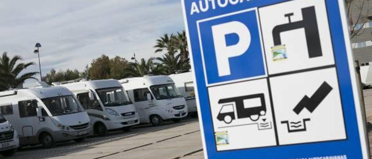 El consistorio controlará que el &#039;parking&#039; de caravanas no sea un «camping ilegal»