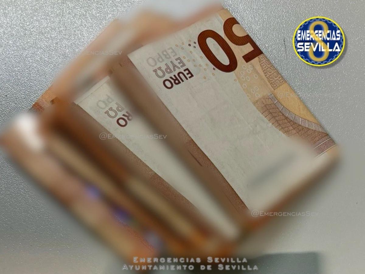 Dinero en metálico encontrado en un parque de Sevilla.