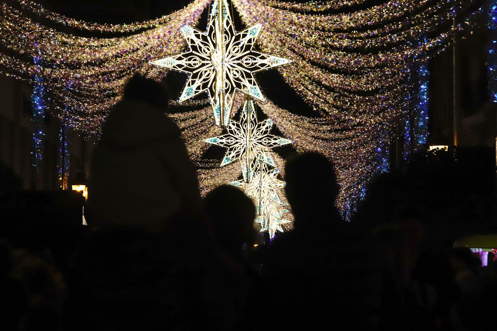 Puente Genil ilumina la Navidad con el estreno mundial de Ecogreenlux