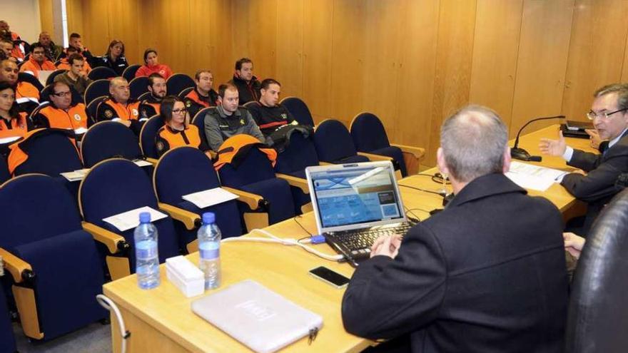 La jornada sobre comunicación y redes sociales se celebró, ayer, en A Estrada. // Bernabé/Javier Lalín