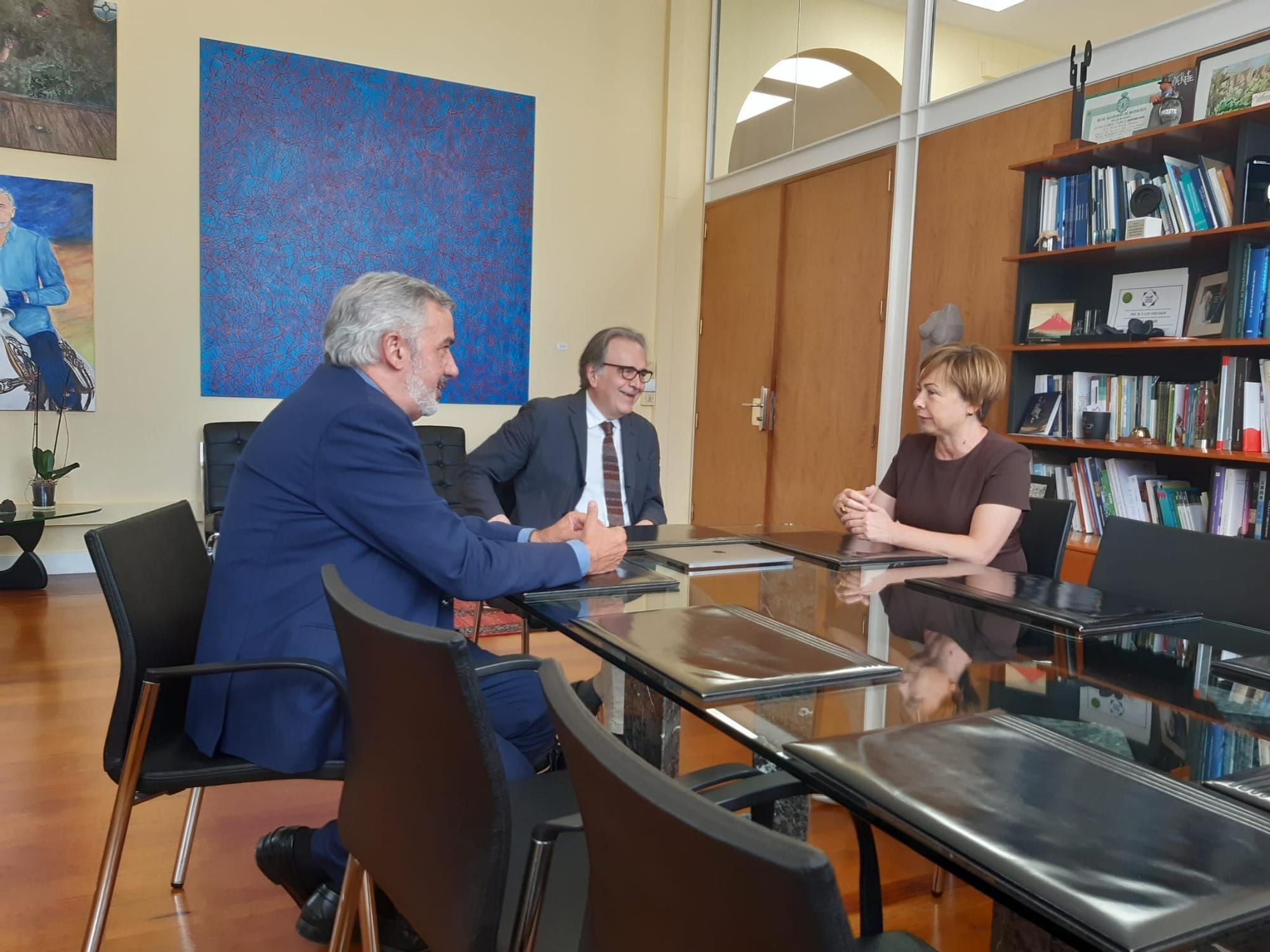 Reunión del ministro de Universidades, Joan Subirats con los rectores canarios
