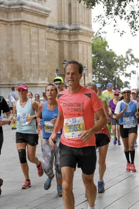 9.000 Läufer aus 49 Ländern gingen am Sonntag den 15.10. an den Start. In der Marathon Disziplin gingen die Deutschen leer aus.