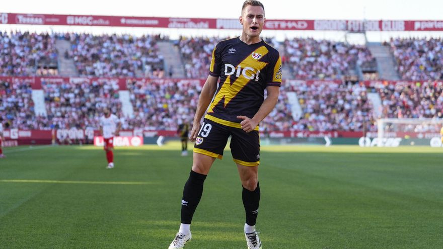 El Rayo se exhibe en Girona en el estreno de la Liga