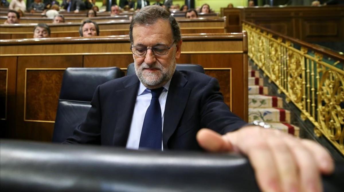 El presidente Rajoy, visiblemente afectado en el Congreso.