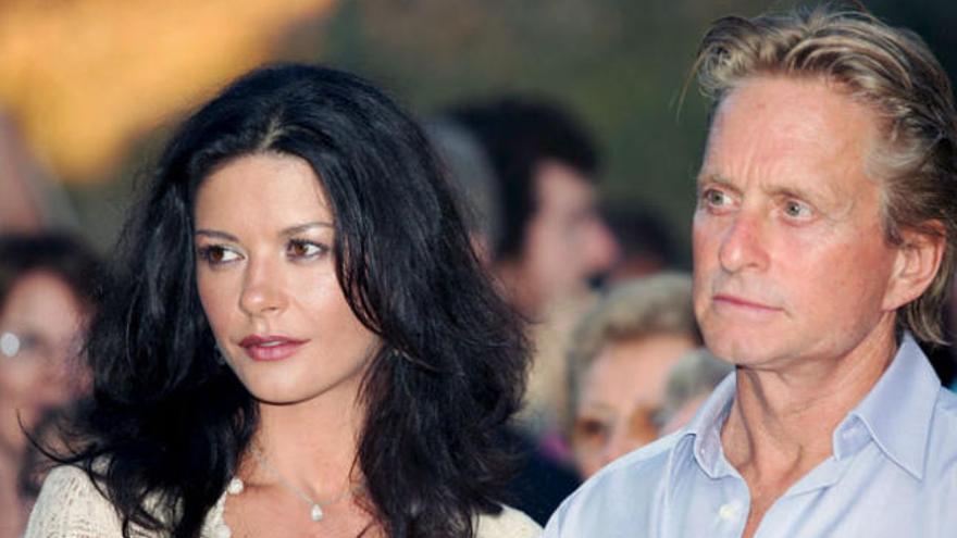 Catherine Zeta-Jones y Michael Douglas se divorcian