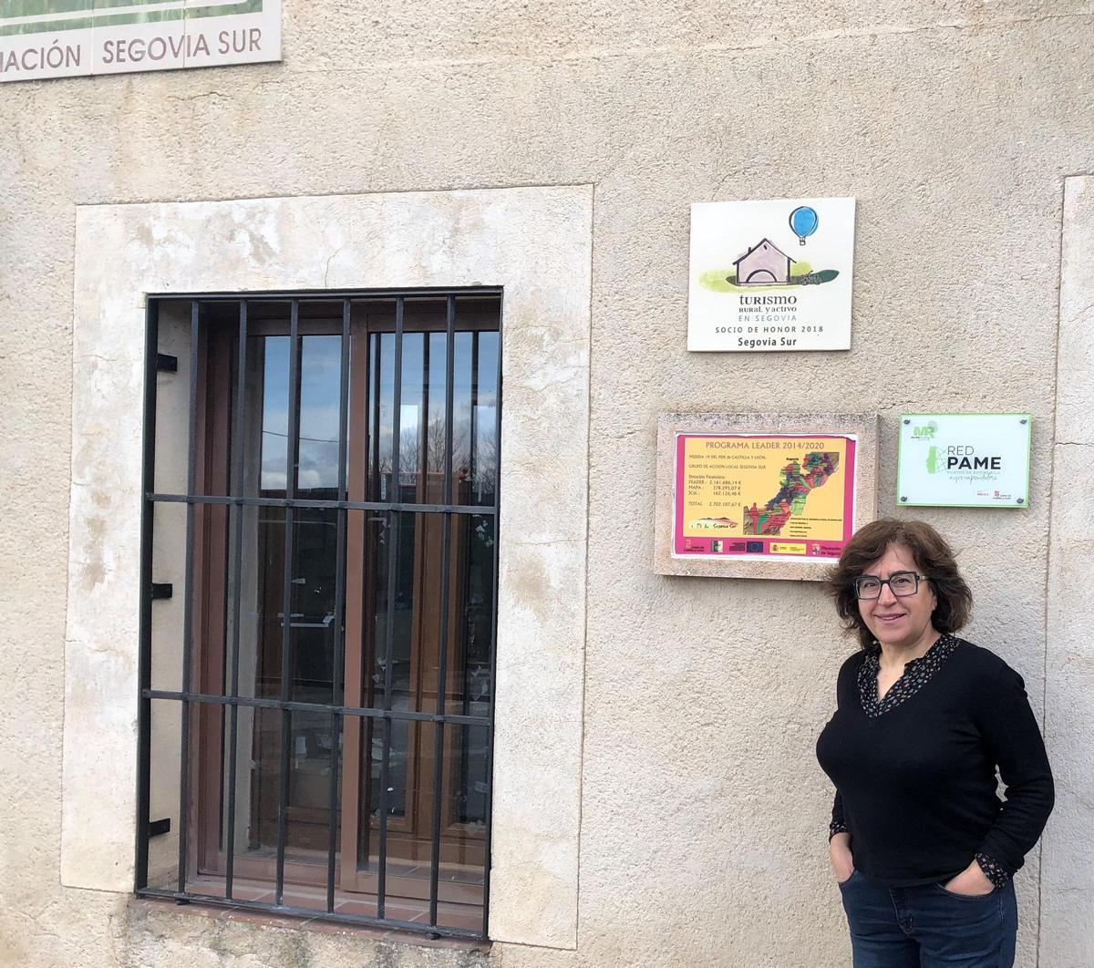 María José Gil, gerente de Segovia Sur, en la sede de la asociación.