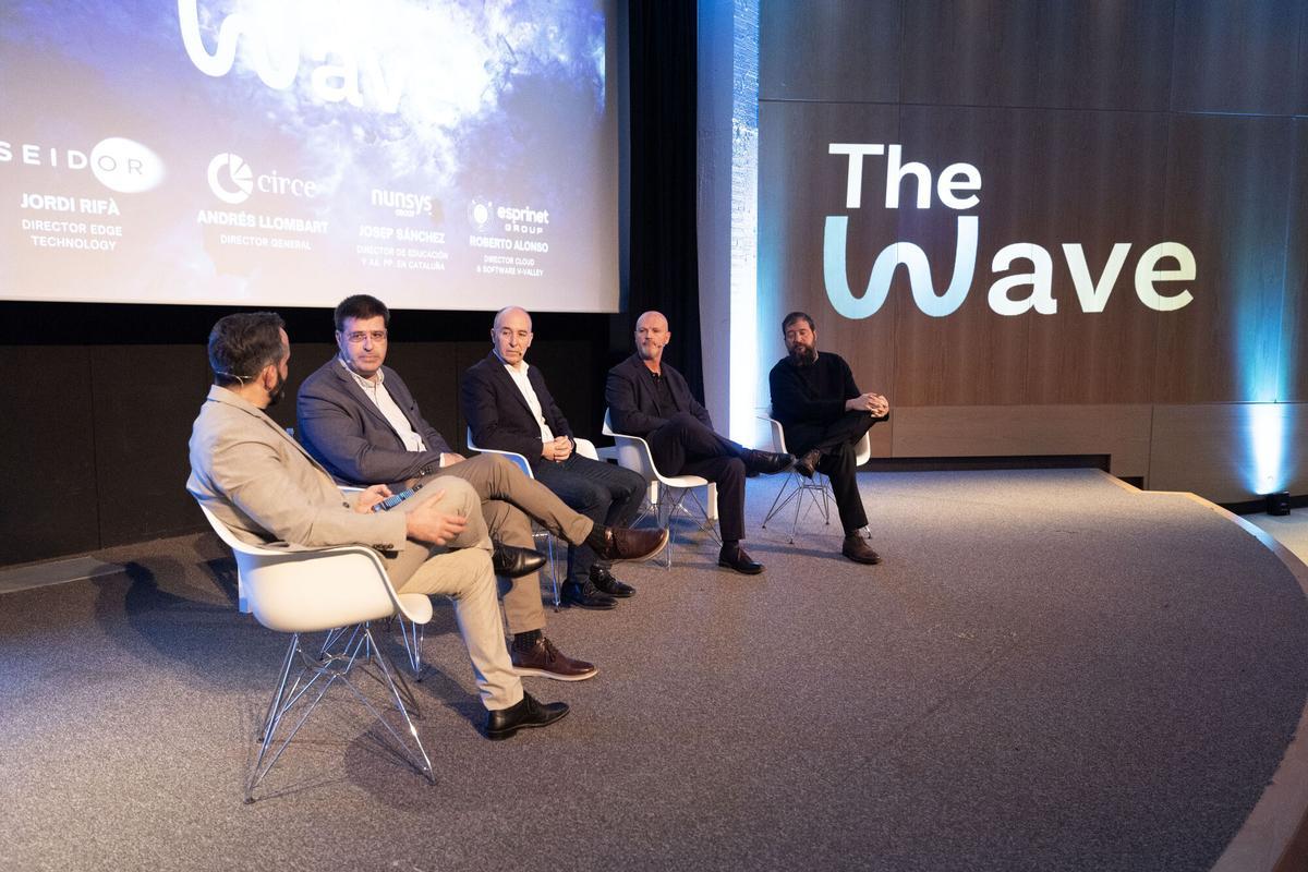 El Gobierno de Aragón ha presentado The Wave en Barcelona, en el auditorio de la Fundación Joan Miró. El Gobierno de Aragón ha presentado The Wave en Barcelona, en el auditorio de la Fundación Joan Miró.