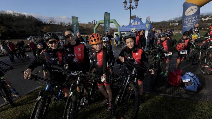 La Manjoya, un aula al aire libre para atletas: la localidad se convierte por un día en un gran circuito de duatlón