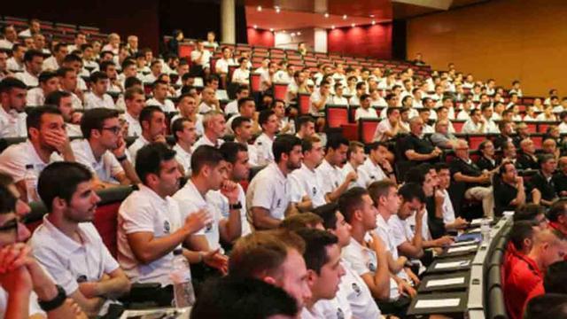 Los árbitros pasan el primer control físico