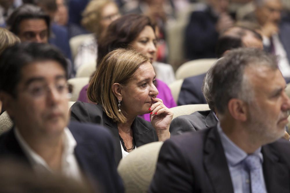 El Parlamento rinde homenaje póstumo al ...