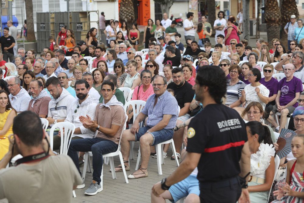 Pregón y puesta del pañuelo oficial de las fiestas de Sagunt