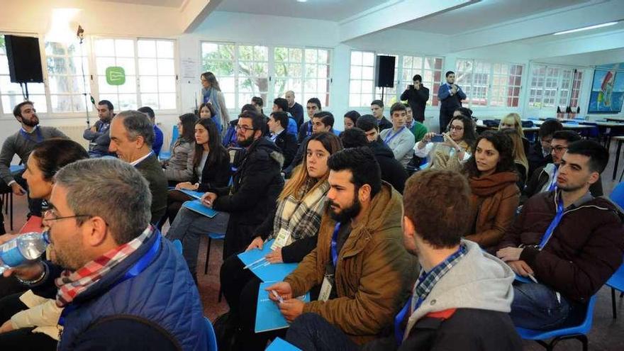 Un momento de las jornadas de convivencia de los jóvenes del Partido Popular en el albergue de As Sinas. // Iñaki Abella