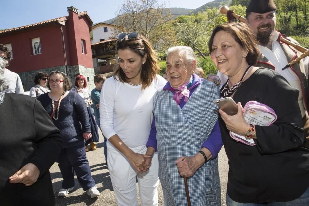 Eva Longoria visita su edén asturiano