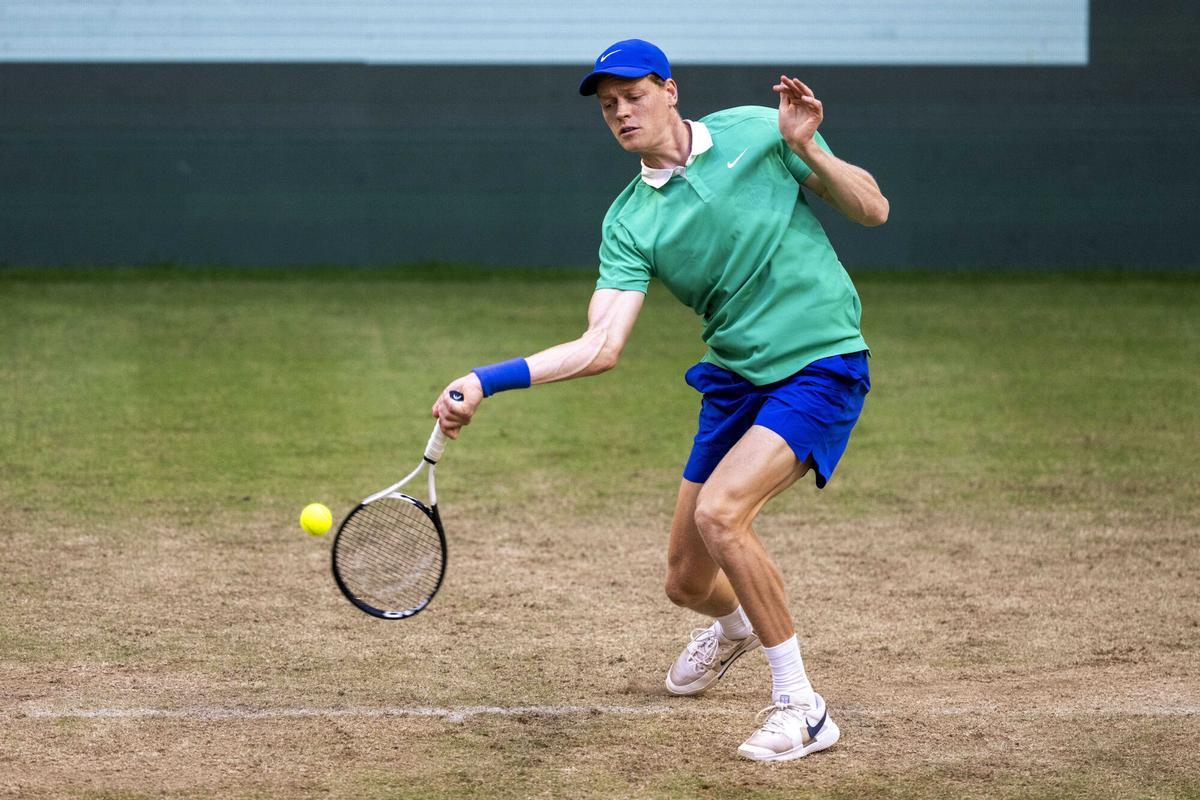 ¡Batacazo de Sinner en Halle y oportunidad para Alcaraz!