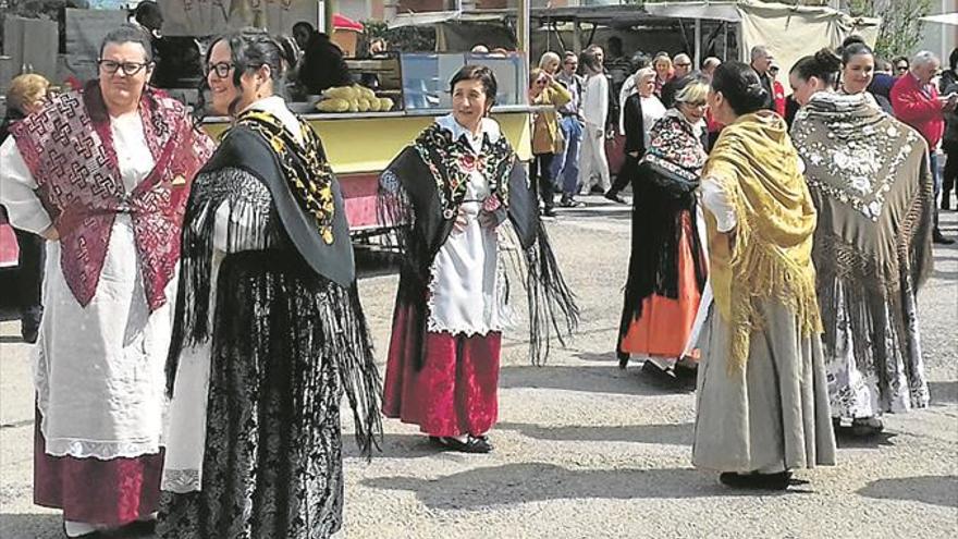 El folclore protagoniza el inicio de la Fira de Rossell