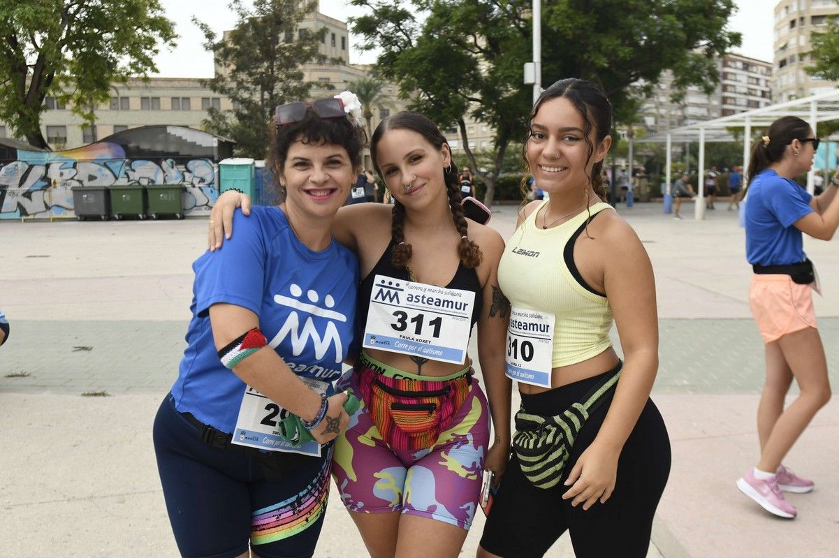 La carrera y marcha Solidaria Asteamur, en imágenes