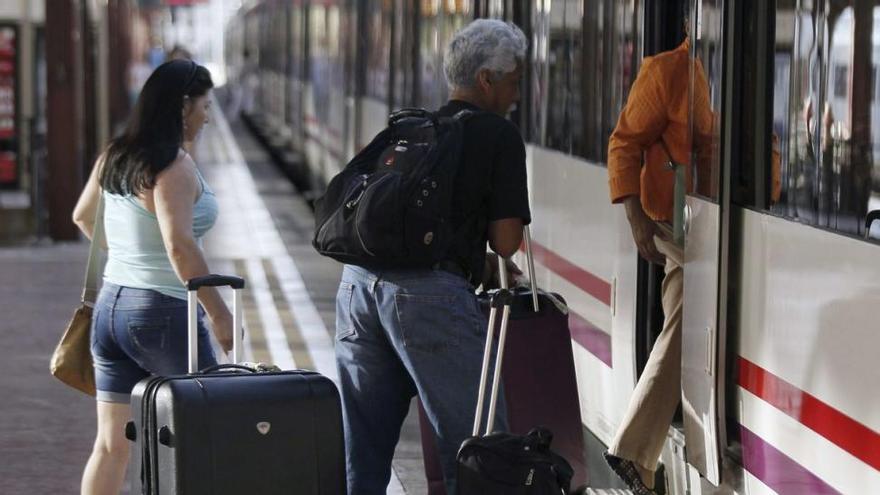 30 Cercanías menos al día entre Castellón y Valencia