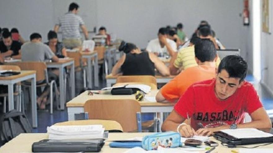 Los cordobeses reclaman más salas de lectura en verano