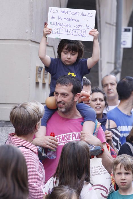 Pares i alumnes del Pla de l''Estany i el Gironès, reclamen gestionar els menjadors escolars