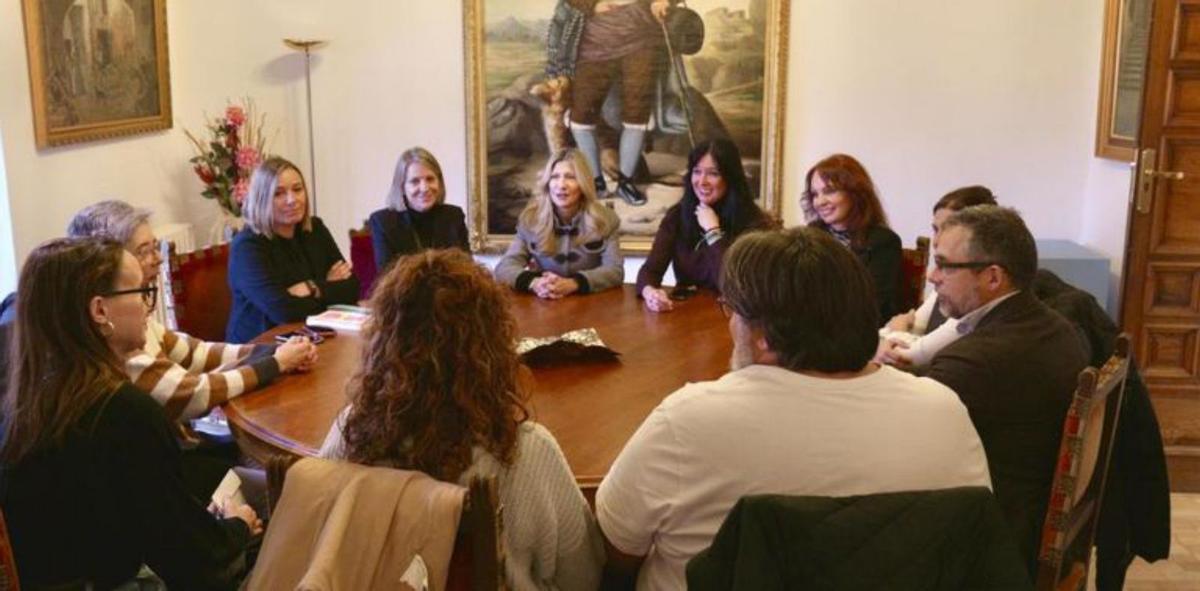 Mur, Vaquero, Orduna y Herrarte en la reunión.