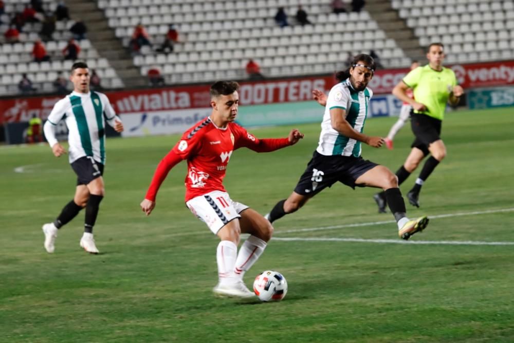 Un Real Murcia peleón no puede con el Córdoba (0-1)