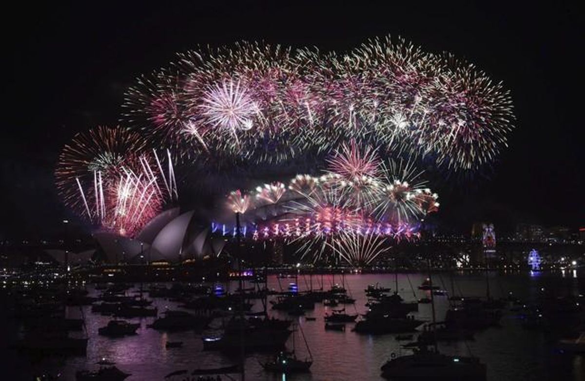 Espectacle de focs artificials de Cap d’Any al port de Sydney.
