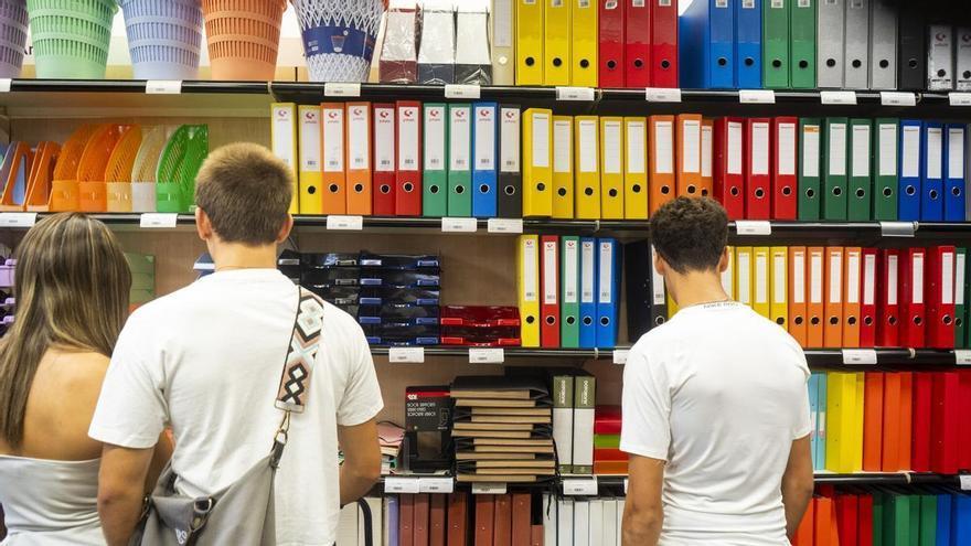 Gironella amplia el sistema d'ajuts per a la compra de llibres i material escolar