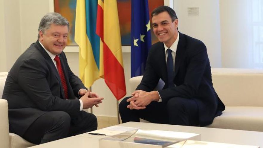 Pedro Sánchez recibe al presidente ucraniano en La Moncloa