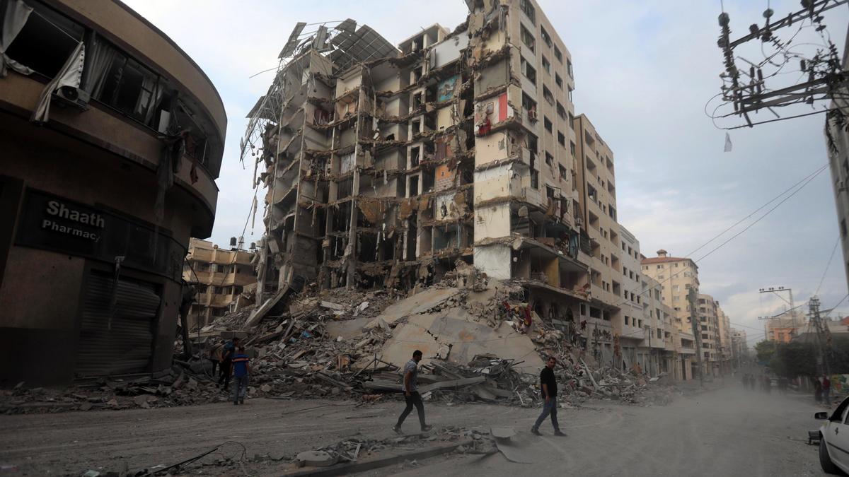 Edificios destruidos por los bombardeos de Israel contra la Franja de Gaza tras la ofensiva del Movimiento de Resistencia Islámica (Hamás)