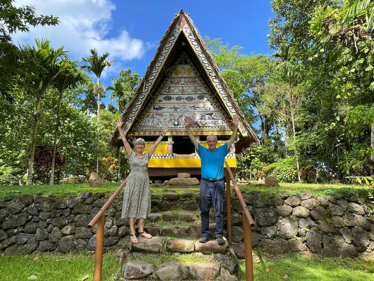 Mayte Galindo y Enric Moreno en sus viajes por el mundo. Mayte Galindo y Enric Moreno en sus viajes por el mundo.