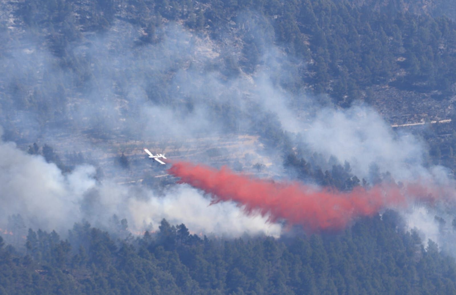 Las fotografías del virulento incendio forestal en Villanueva de Viver