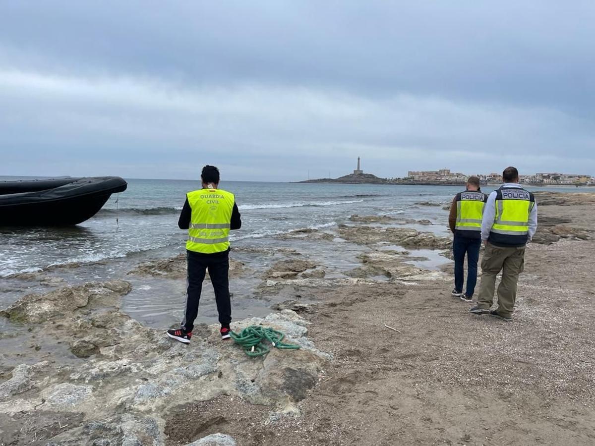 Catorce detenidos en Ibiza con 2.240 kilos de hachís en una planeadora