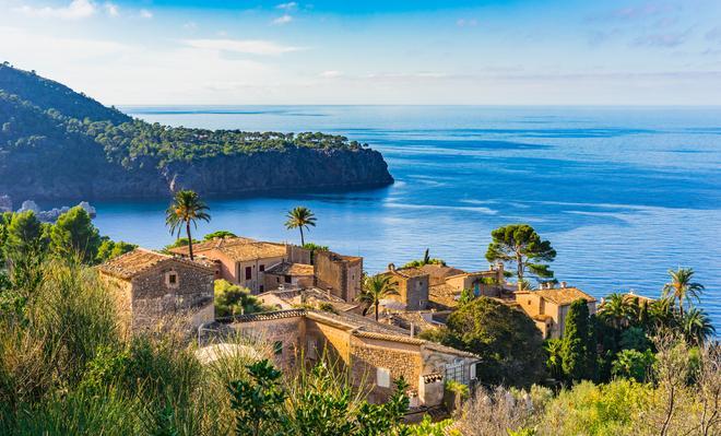 El pueblo de Deià escondido en la isla de Mallorca