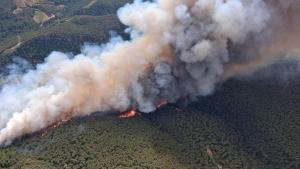 El incendio de Aiguamúrcia ya ha quemado 114 hectáreas y podría tener un potencial de un millar