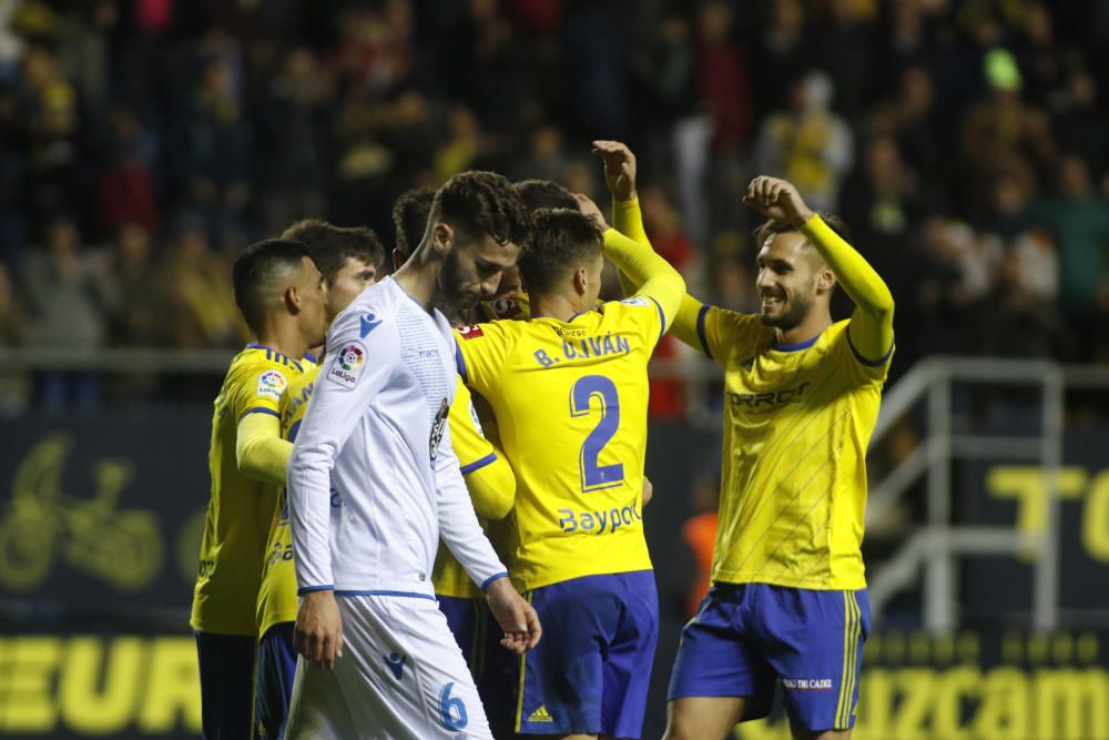 El Dépor sale goleado de Cádiz