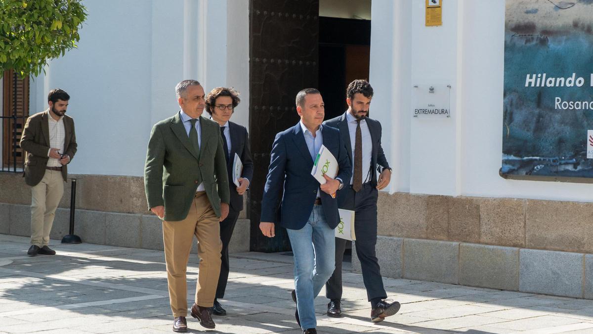 El PP y Vox avanzan la negociación en Extremadura, pero descartan un acuerdo antes de Semana Santa