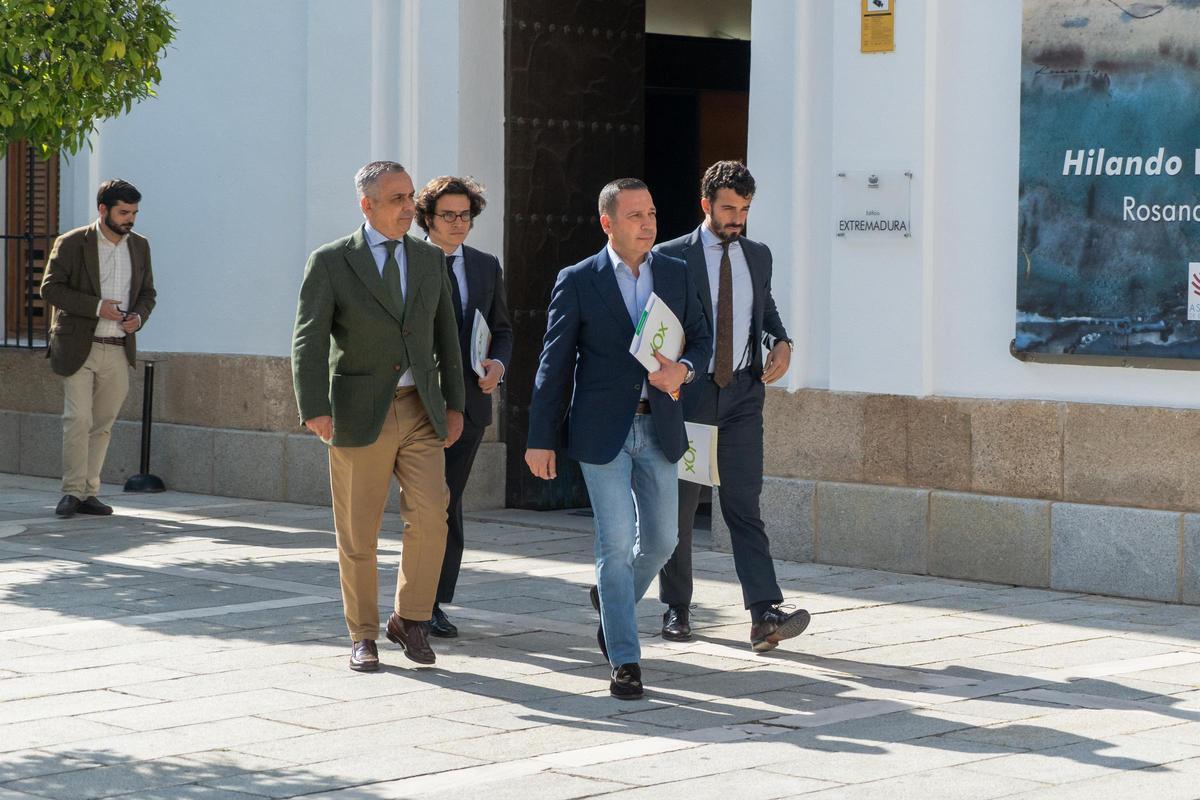 El PP y Vox avanzan la negociación en Extremadura, pero descartan un acuerdo antes de Semana Santa