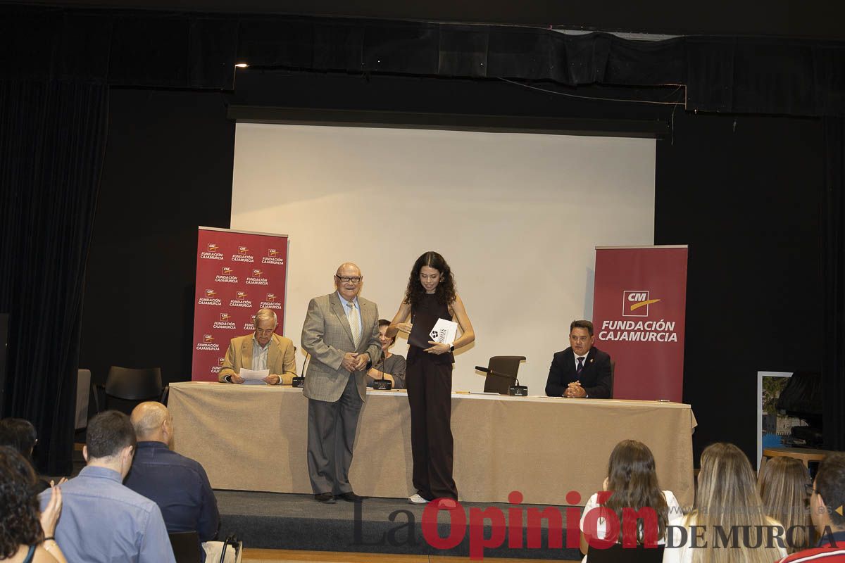 Entrega de los premios de la Fundación Robles Chillida a estudiantes caravaqueños
