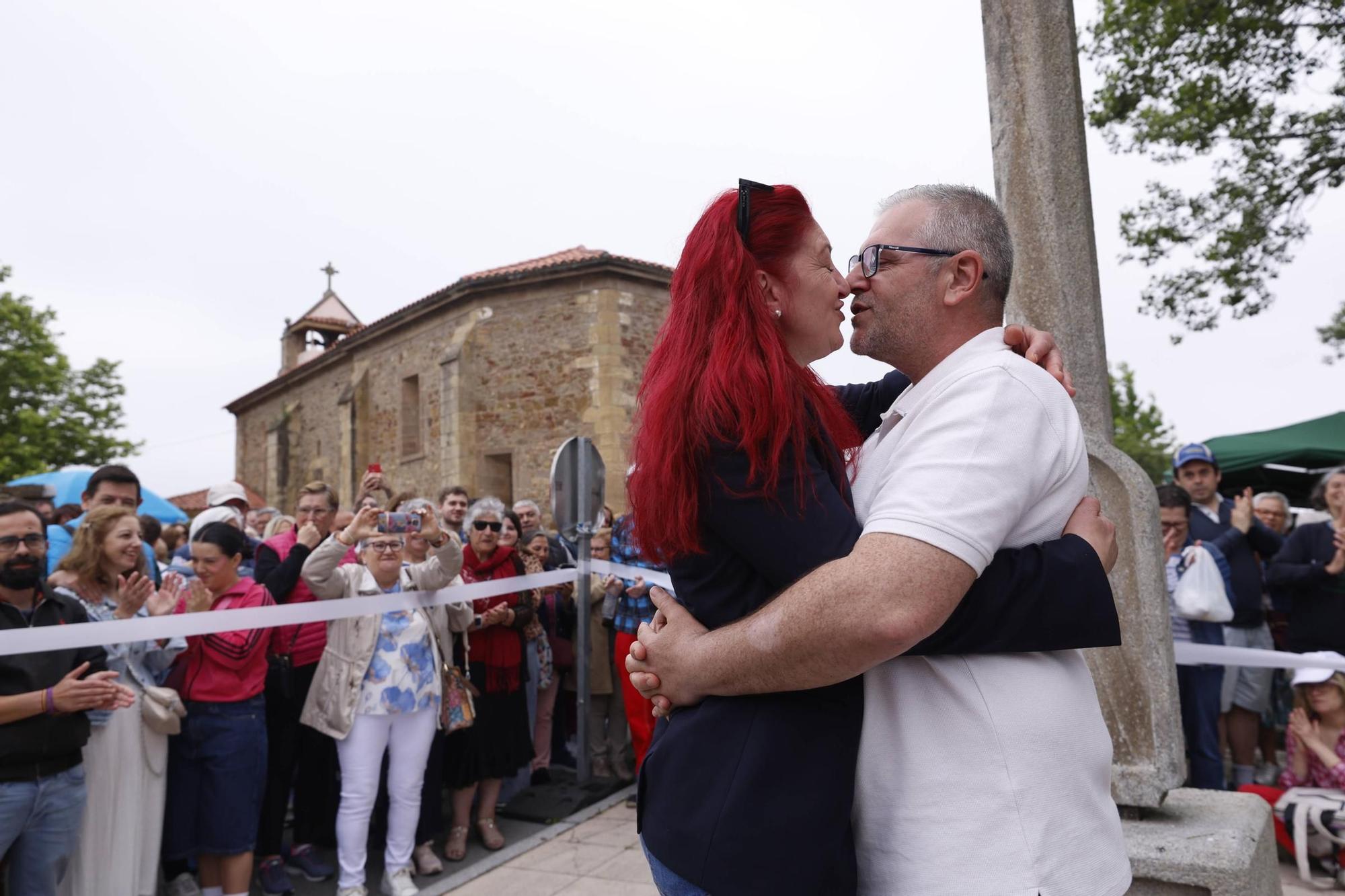 EN IMÁGENES: Así fueron los 95 besos de Abel y Mihaela en el tradicional "Rito de Puchero" de La Luz