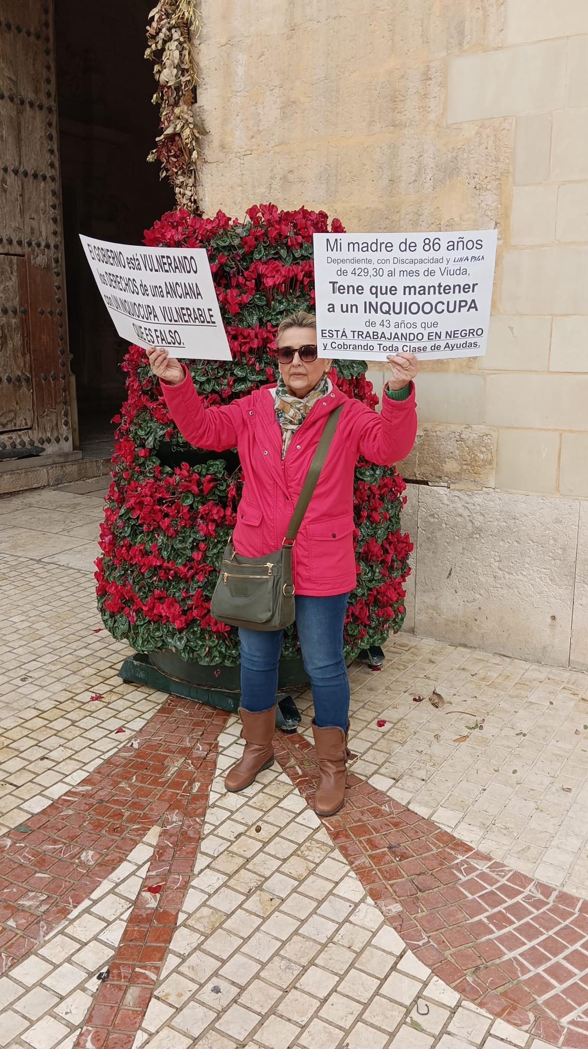 La mujer en su protesta de este martes