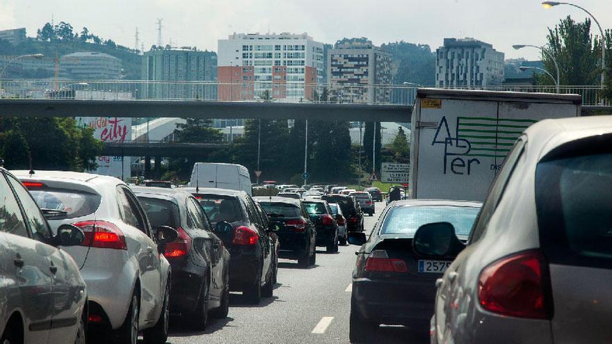 Atasco en avenida de Alfonso Molina.