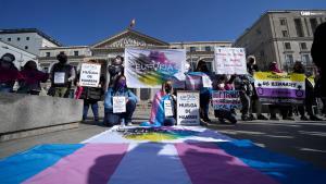 Llum verda a la llei trans que permet el canvi de sexe a partir dels 14 anys