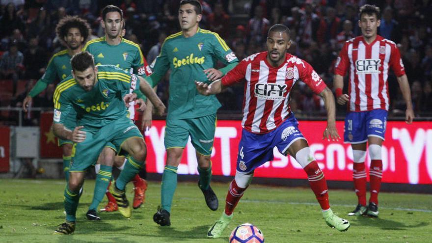 Una acció del partit de diumenge passat a Montilivi, entre el Girona i el Cadis